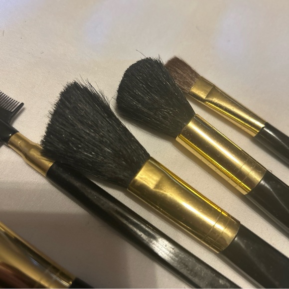 Cosmetic Makeup Brush Set of 4 Assorted Size Black Handles W/gold New See Size - Picture 11 of 11